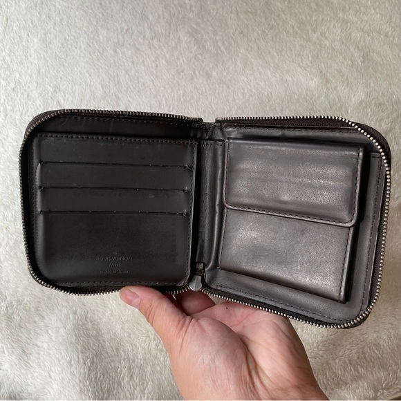 SOLD- Louis Vuitton Zippy Compact - Picture 7 of 12